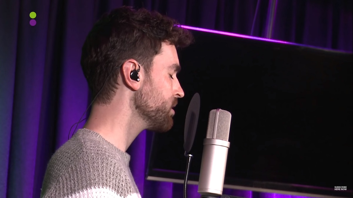  VÍDEO: Duncan Laurence interpreta versão acústica de ‘Arcade’