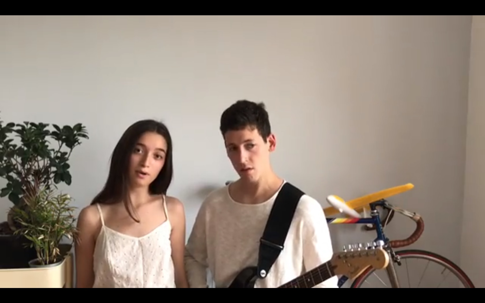  VÍDEO: Zala e Gašper (Eslovénia) interpretam parte de ‘Sebi’ em Inglês