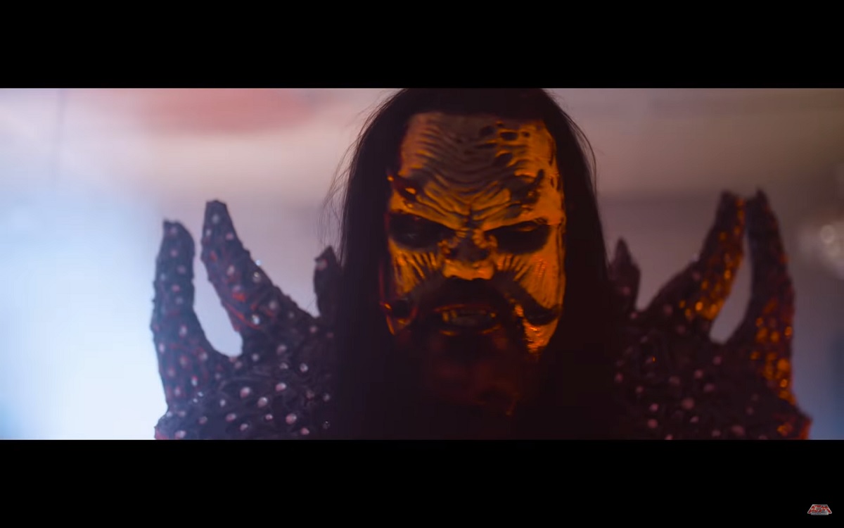 VÍDEO: ‘I Dug A Hole In The Yard For You’ é o mais recente tema dos Lordi