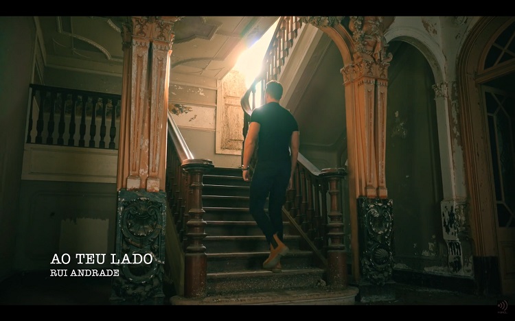  VÍDEO: O videoclip oficial de ‘Ao Teu Lado’, de Rui Andrade