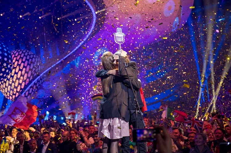 ‘Amar pelos Dois’ em 15.º na classificação das canções vencedoras da Eurovisão para o The Independent