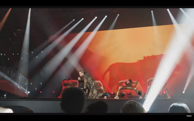  VÍDEO: ‘Lion of Love’ é uma das canções no filme Netflix sobre a Eurovisão
