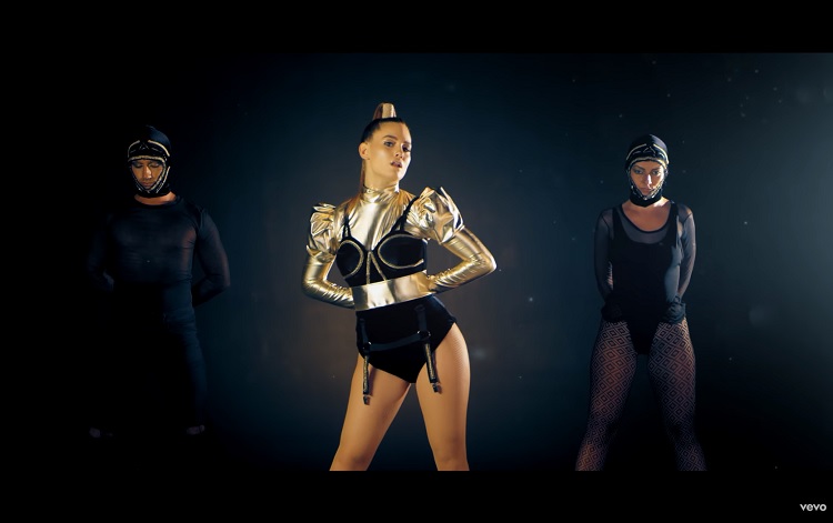 VÍdeo Athena Manoukian Lançou Vídeo Oficial Do Seu Single Dolla E Festivalpt