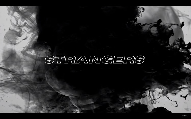 VÍDEO: Loïc Nottet e Laura Tesoro juntos em novo tema, ‘Strangers’