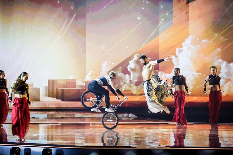  VÍDEO: O interval act da semifinal 2 da Eurovisão 2021, juntando a dança ao BMX