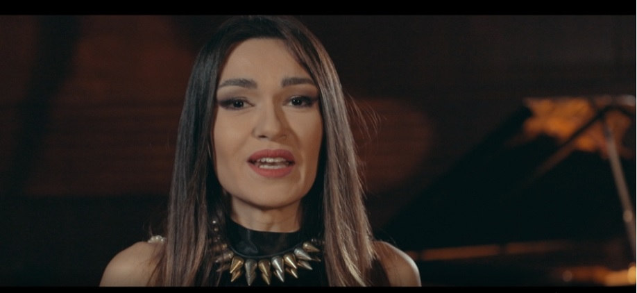 Vladana Vučinić canta ‘Breathe’ por Montenegro na Eurovisão 2022; canção lançada em fevereiro