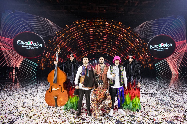  Kalush Orchestra querem leiloar troféu da Eurovisão 2022 para caridade